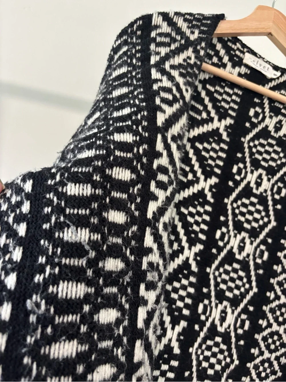 Velvet by Graham & Spencer Black & White Knit Patterned Cardigan
